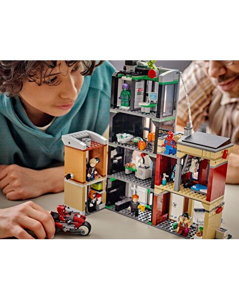 LEGO Marvel Örümcek Adam Oscorp’a Karşı 76324