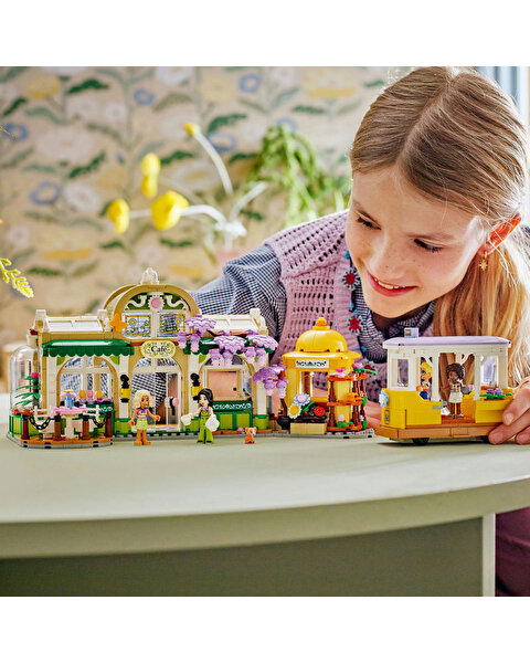 LEGO Friends Bitki Kafe ve Çiçekçi Dükkanı 42671