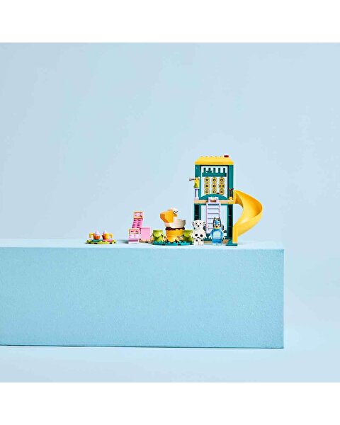 LEGO Bluey Bluey ve Chloe ile Oyun Parkı Eğlencesi 11201