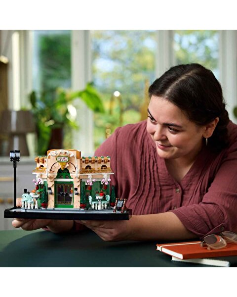 LEGO Icons French Cafe 10362