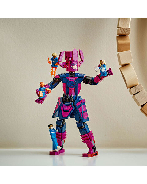 LEGO Marvel Studios Fantastik Dörtlü ve Galactus İnşaat Figürü 76316
