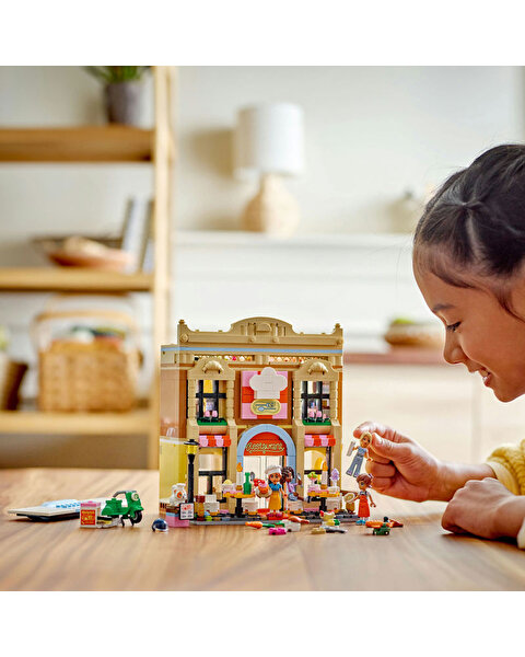 LEGO Friends Restoran ve Aşçılık Okulu 42655