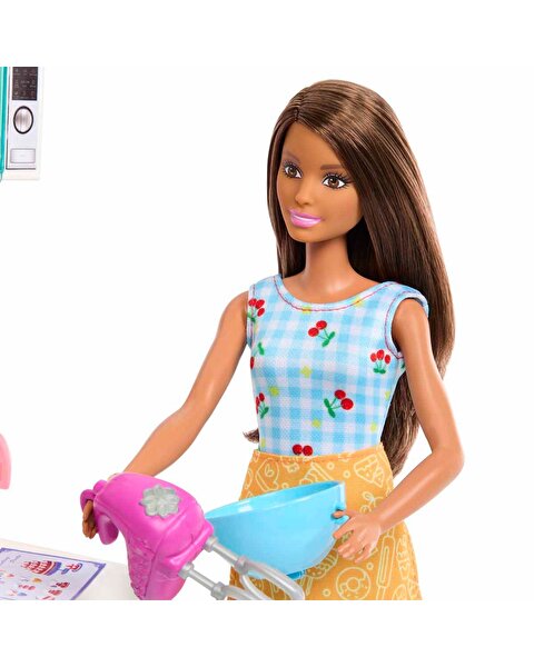Barbie Brooklyn ve Malibu Pasta Yapıyor Oyun Seti HJY94
