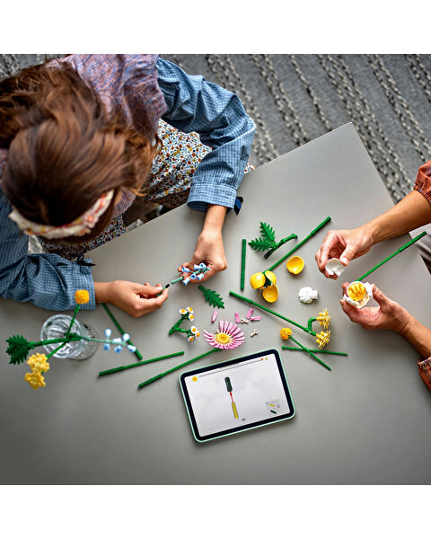 LEGO Botanicals Küçük Sarı Buket 10347