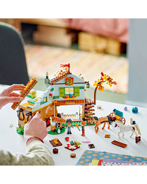 LEGO Friends Autumn’un At Ahırı 41745
