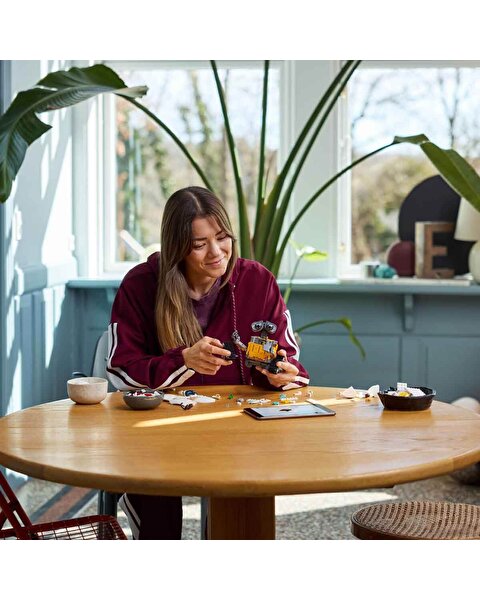 LEGO Disney Pixar WALL-E ve EVE 43279