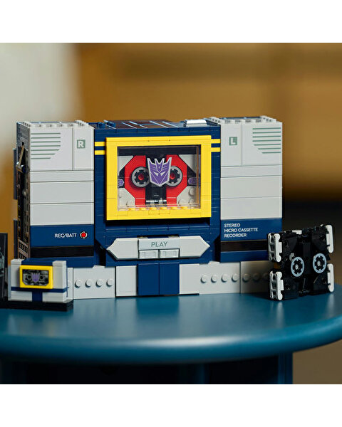 LEGO Icons Transformers: Soundwave 10358