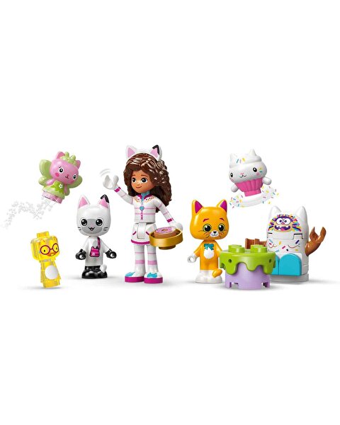 LEGO Gabby's Dollhouse Tatlı Şekerleme Dağı ve Kedi Bahçesi 11205