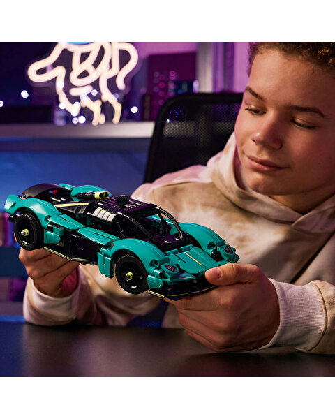 LEGO Technic Aston Martin Valkyrie 42208