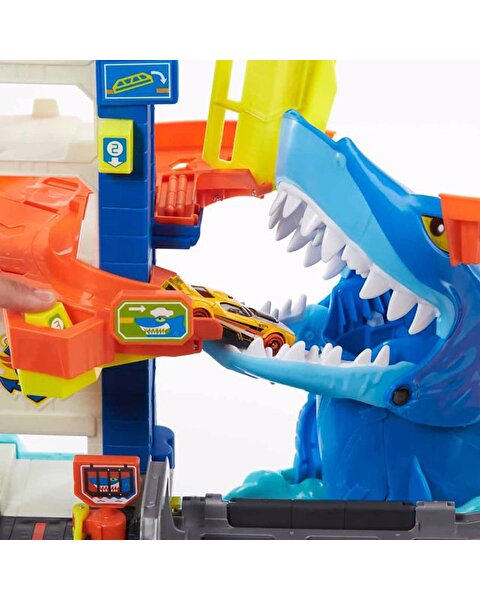 Hot Wheels City Köpek Balığından Kaçış HDP06