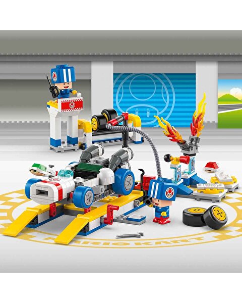 LEGO Super Mario: Mario Kart – Toad’un Garajı 72035