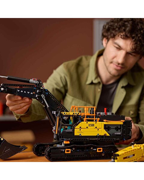 LEGO Technic Volvo EC500 Hybrid Ekskavatör 42215