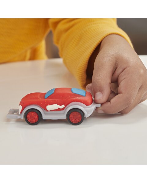Play-Doh Çalışkan Çekici Kamyon E6690