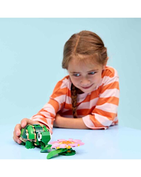 LEGO Creator Kaplumbağa ile Nilüfer Çiçeği 31377