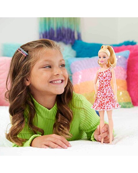 Barbie Fashionistas Bebeği HJT02