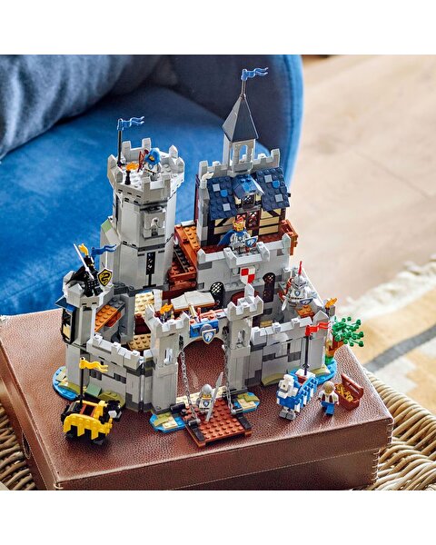 LEGO Creator 3 in 1 Orta Çağ Atlı Şövalye Kalesi 31168