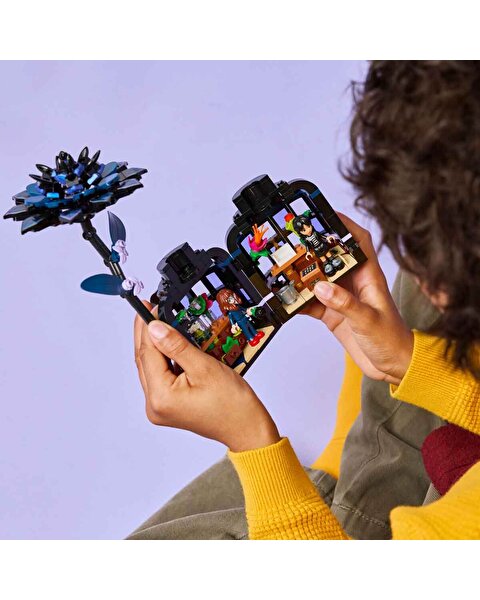 LEGO Wednesday Siyah Yıldız Çiçeği 76784