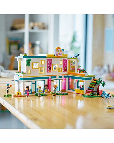 LEGO Friends Uluslararası Heartlake Okulu 41731