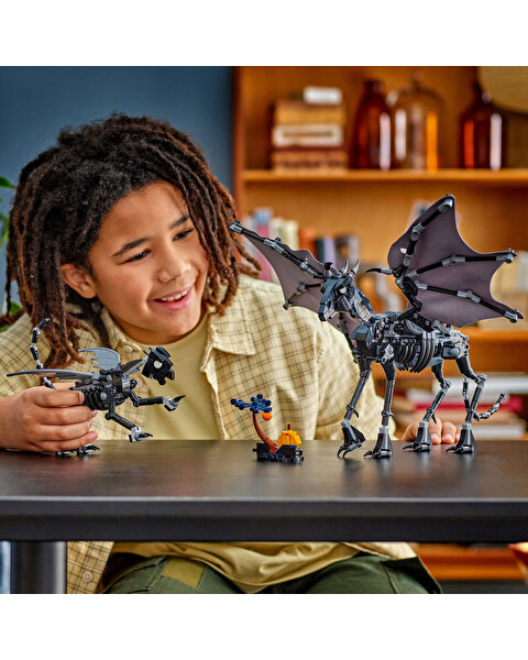 LEGO Harry Potter Thestral Ailesi 76458