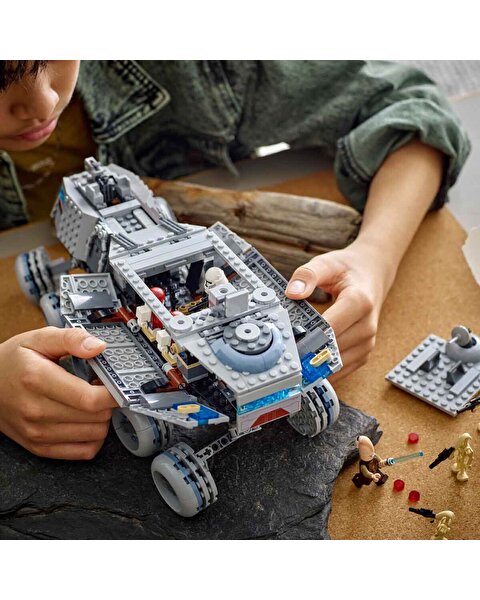 LEGO Star Wars: Klon Savaşları Cumhuriyet Juggernaut 75413