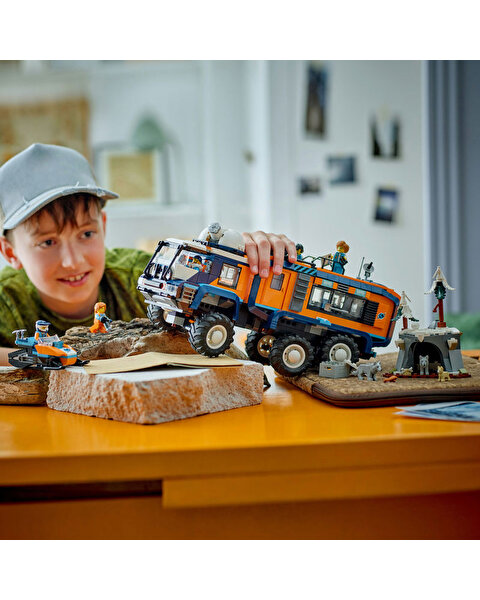 LEGO City Kutup Kaşifi Laboratuvar Kamyonu 60471
