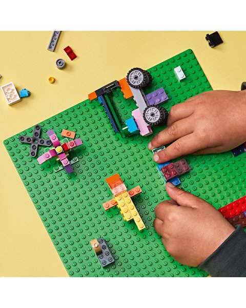 LEGO® Classic Yeşil Plaka 11023