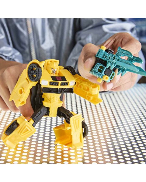 Transformers Cyberworld Dönüşebilen Robot Bumblebee