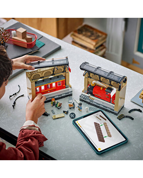 LEGO Harry Potter Kitaplık Dekoru: Hogwarts Ekspresi 76450