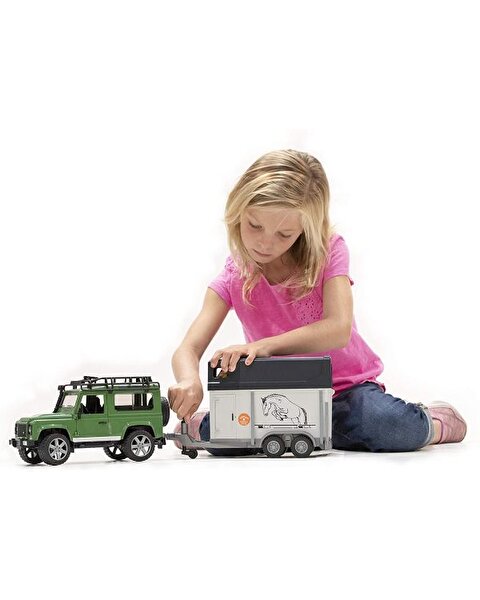 Bruder Land Rover Arazi Aracı ve At Nakil Aracı