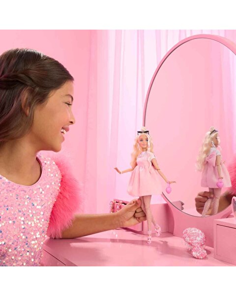 Barbie Deluxe Style Sarı Saçlı Bebek HYV27