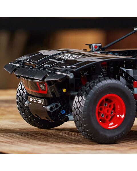 LEGO Technic Audi RS Q E-Tron 42160