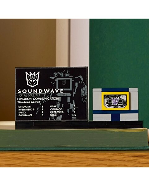 LEGO Icons Transformers: Soundwave 10358