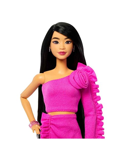 Barbie Deluxe Style Işıltılı Protez Bacaklı Bebek HYV26