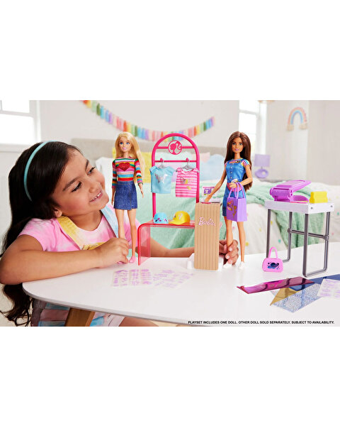 Barbie'nin Yatak Odası Oyun Seti HPT55