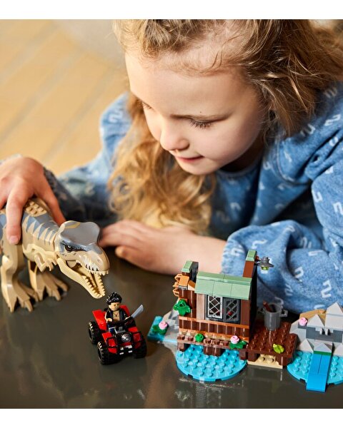 LEGO Jurassic World Trex Nehir Kaçış 76975