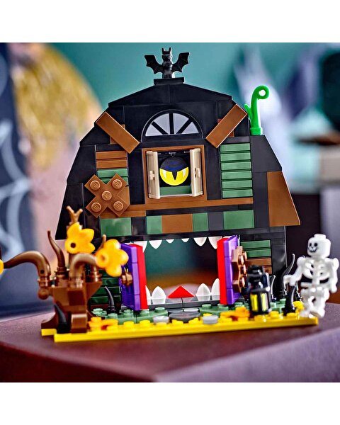 LEGO Iconic Cadılar Bayramı Ahırı 40721