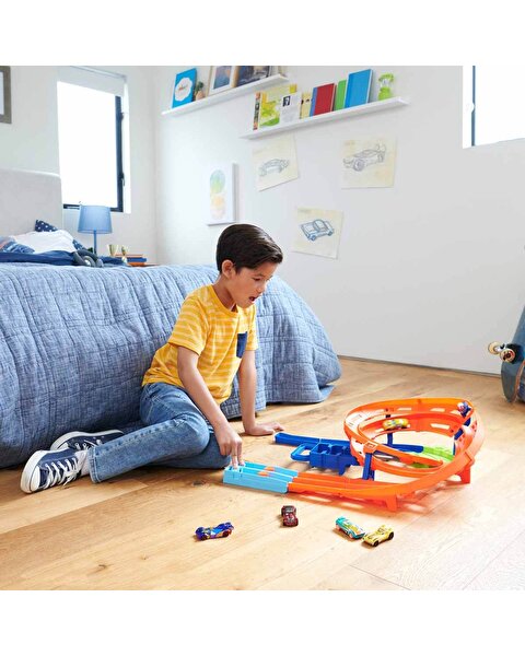 Hot Wheels İkili Yarış ve Akrobasi Pisti HTK17