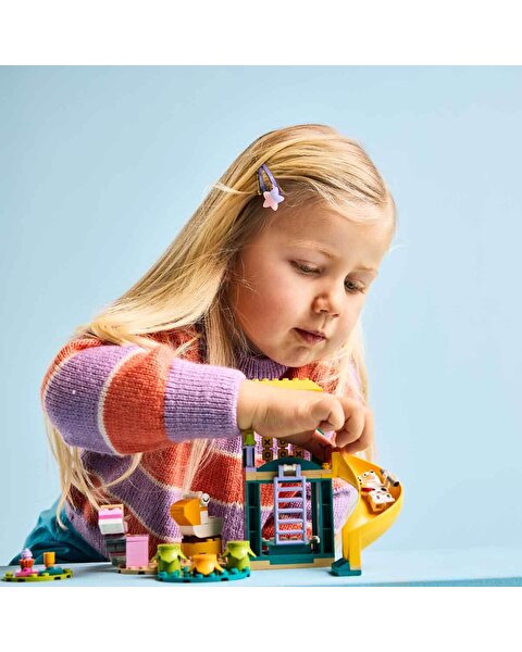 LEGO Bluey Bluey ve Chloe ile Oyun Parkı Eğlencesi 11201