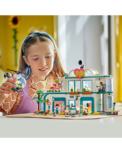 LEGO Friends Heartlake City Hastanesi 42621