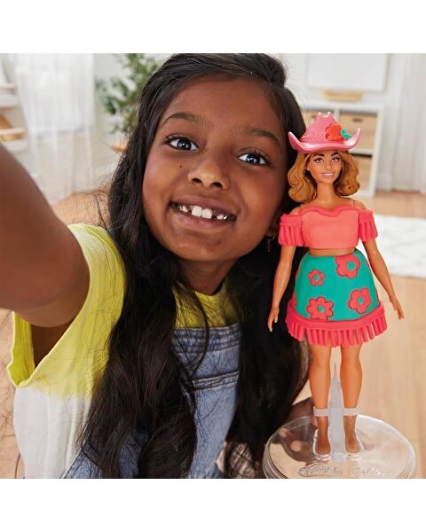 Play Doh Barbie Çiçekli ve Püsküllü Seti G1360