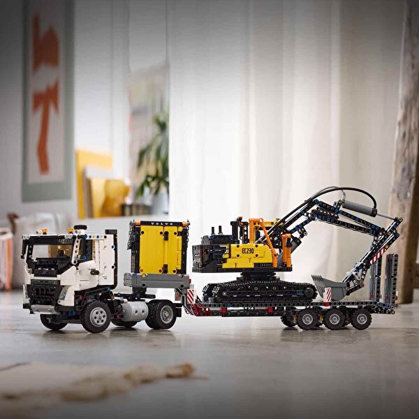 LEGO Technic Volvo FMX Kamyon ve EC230 Elektrikli Ekskavatör 42175