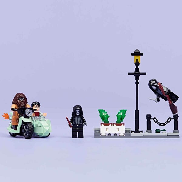 LEGO Harry Potter Hagrid ve Harry'nin Privet Drive Kaçış 76459