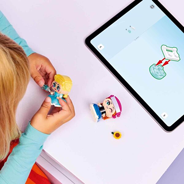 LEGO Disney Karlar Ülkesi Mini Anna ve Elsa 43284