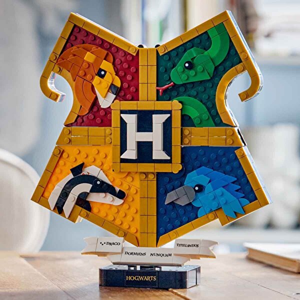 LEGO Harry Potter Hogwarts Bina Arması 76462