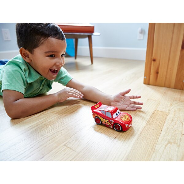 Cars Çek Bırak Araçlar Lightning Mcqueen FYX40