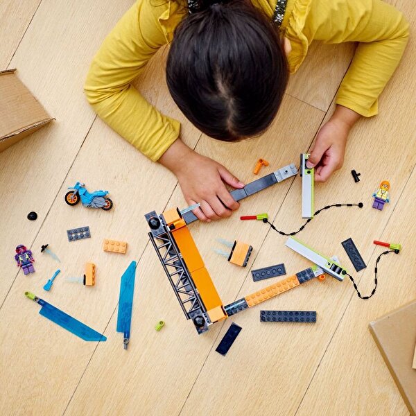 LEGO City Kılıçlı Gösteri Yarışması 60340