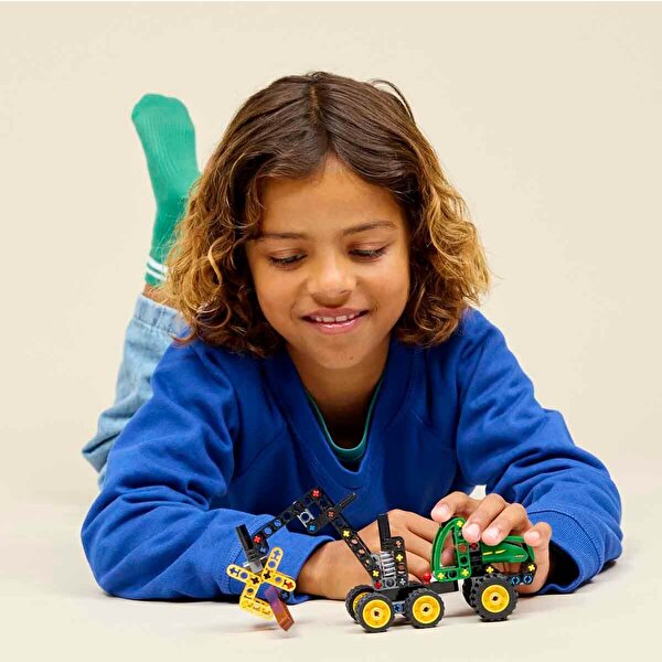 LEGO Technic John Deere 1470H Tekerlekli Orman Makinesi 42218