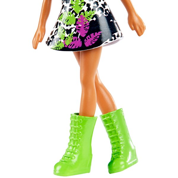 Polly Pocket ve Arkadaşları Serisi Siyah Beyaz Desenli Kıyafetli Shani GKL29