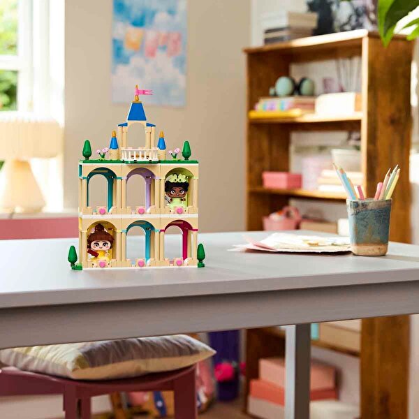 LEGO Disney Şato ile Mini Belle ve Tiana 43291