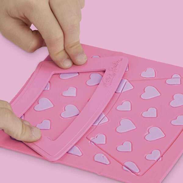 Play Doh Barbie Kalpler ve Saç Oyun Hamuru Seti G1357